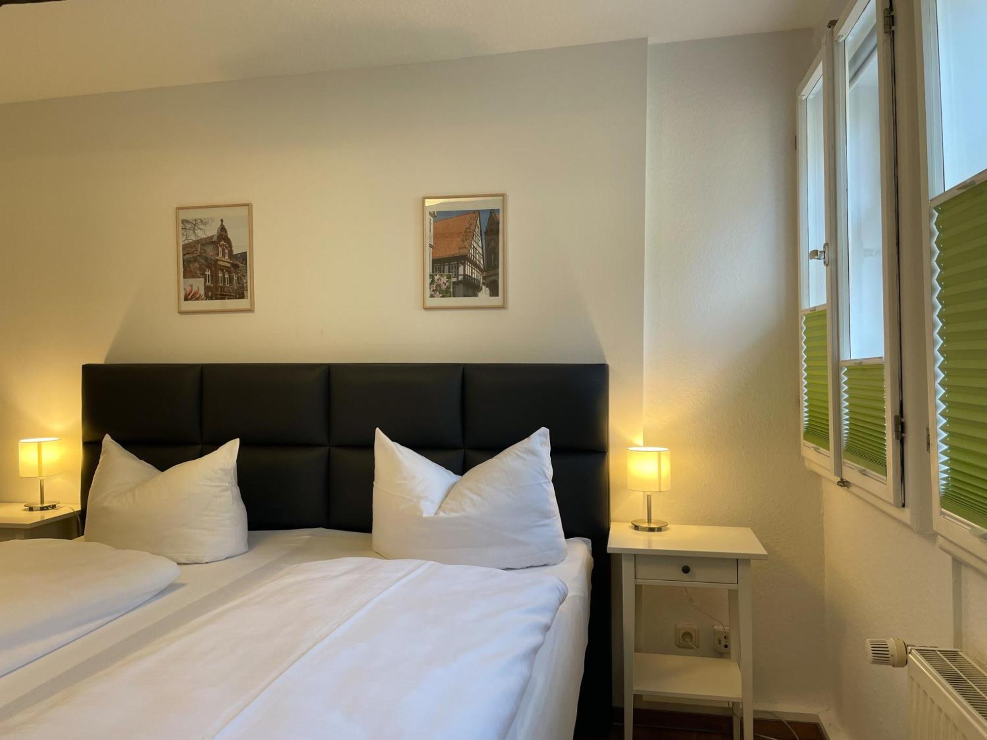 Apartment No12 Mit Zwei Schlafzimmern Und Wohnkueche Quedlinburg Bagian luar foto