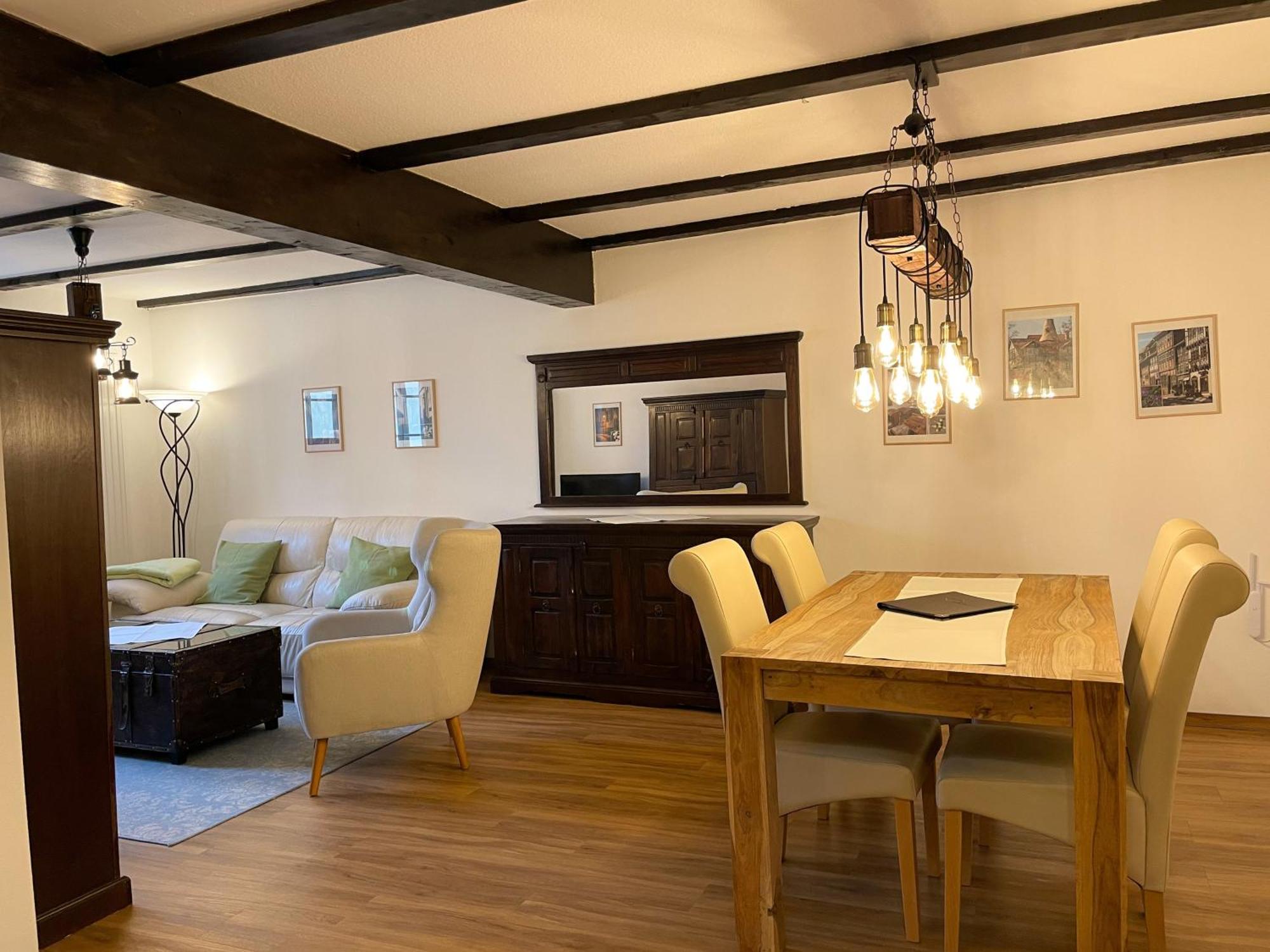 Apartment No12 Mit Zwei Schlafzimmern Und Wohnkueche Quedlinburg Bagian luar foto